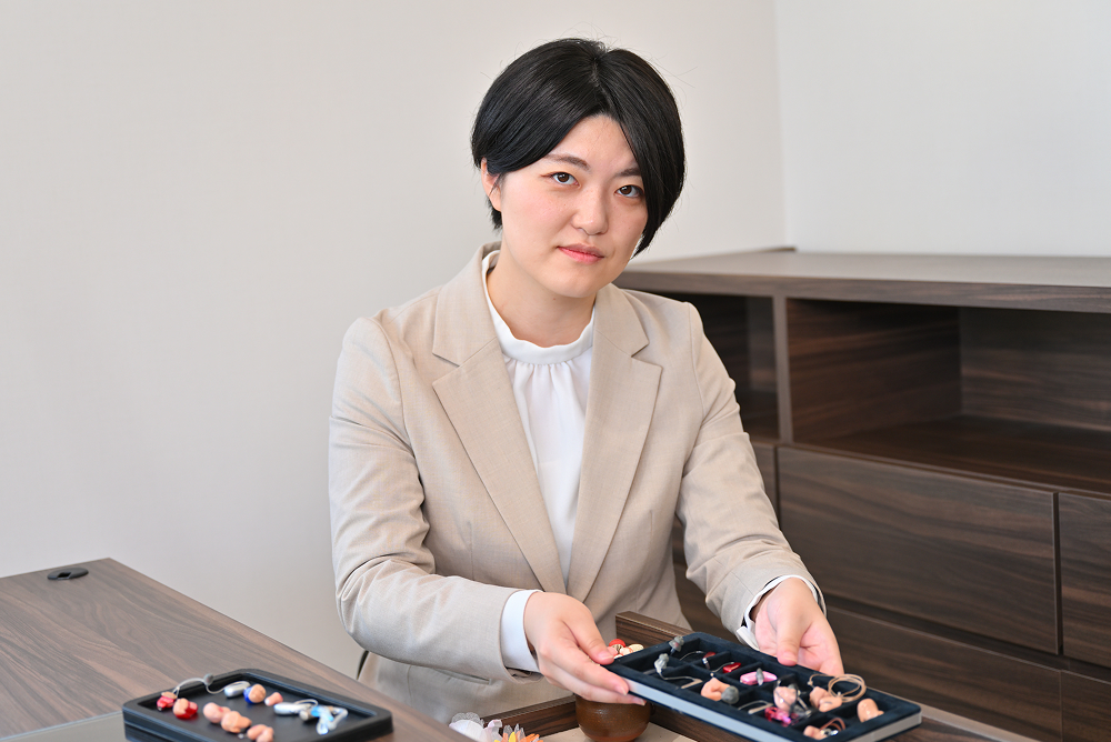 たくさんの補聴器