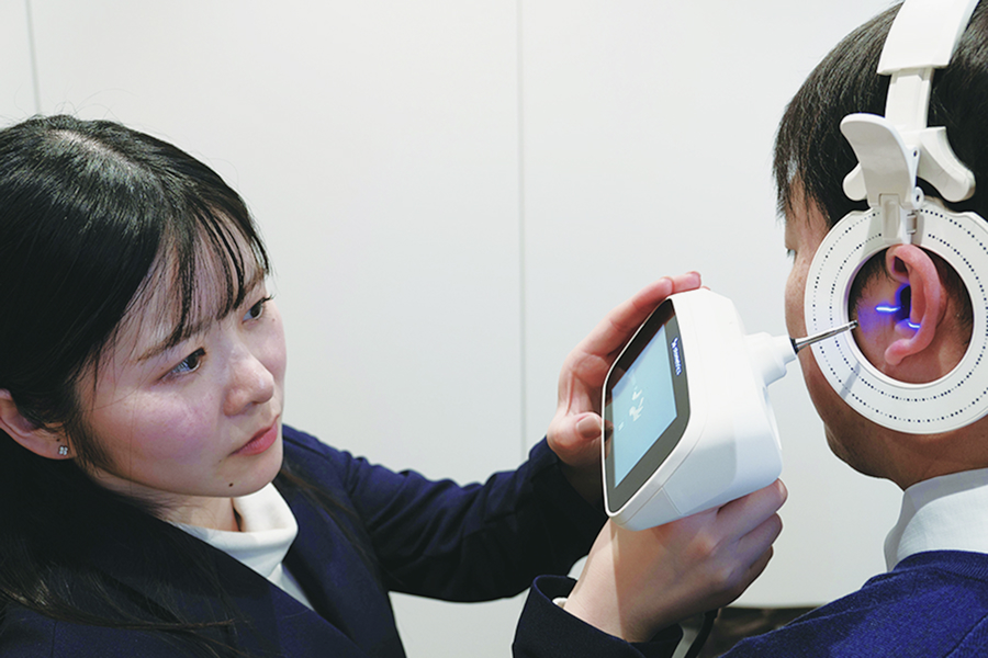 実耳測定の様子