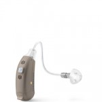 小型の耳掛け型補聴器