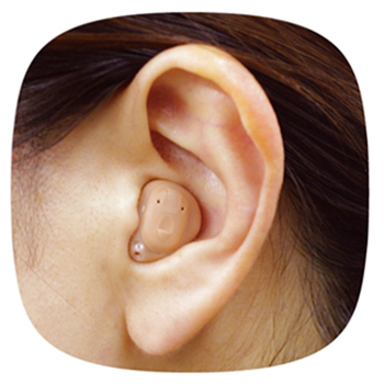 耳あな型補聴器装用イメージ