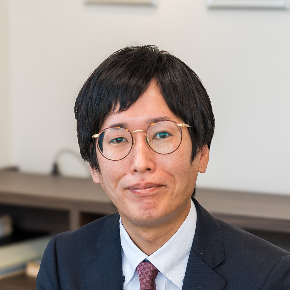 大塚補聴器 浜松相生店の店長 清水 健太郎